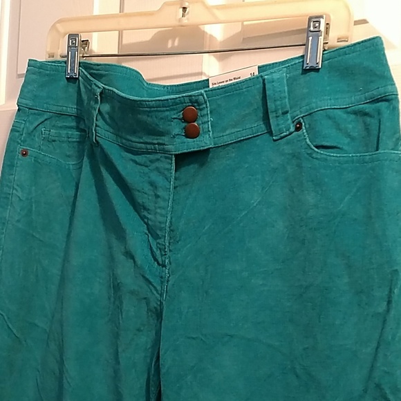 Style & Co - Picture 2 of 5